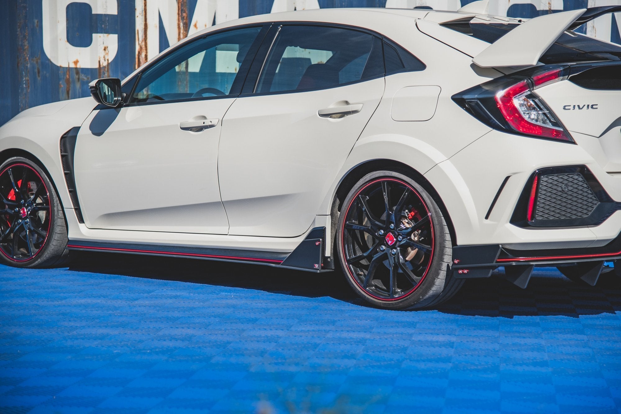 Side-Skirts-Diffusers-Honda-Civic-X-Type-R-Red-Line