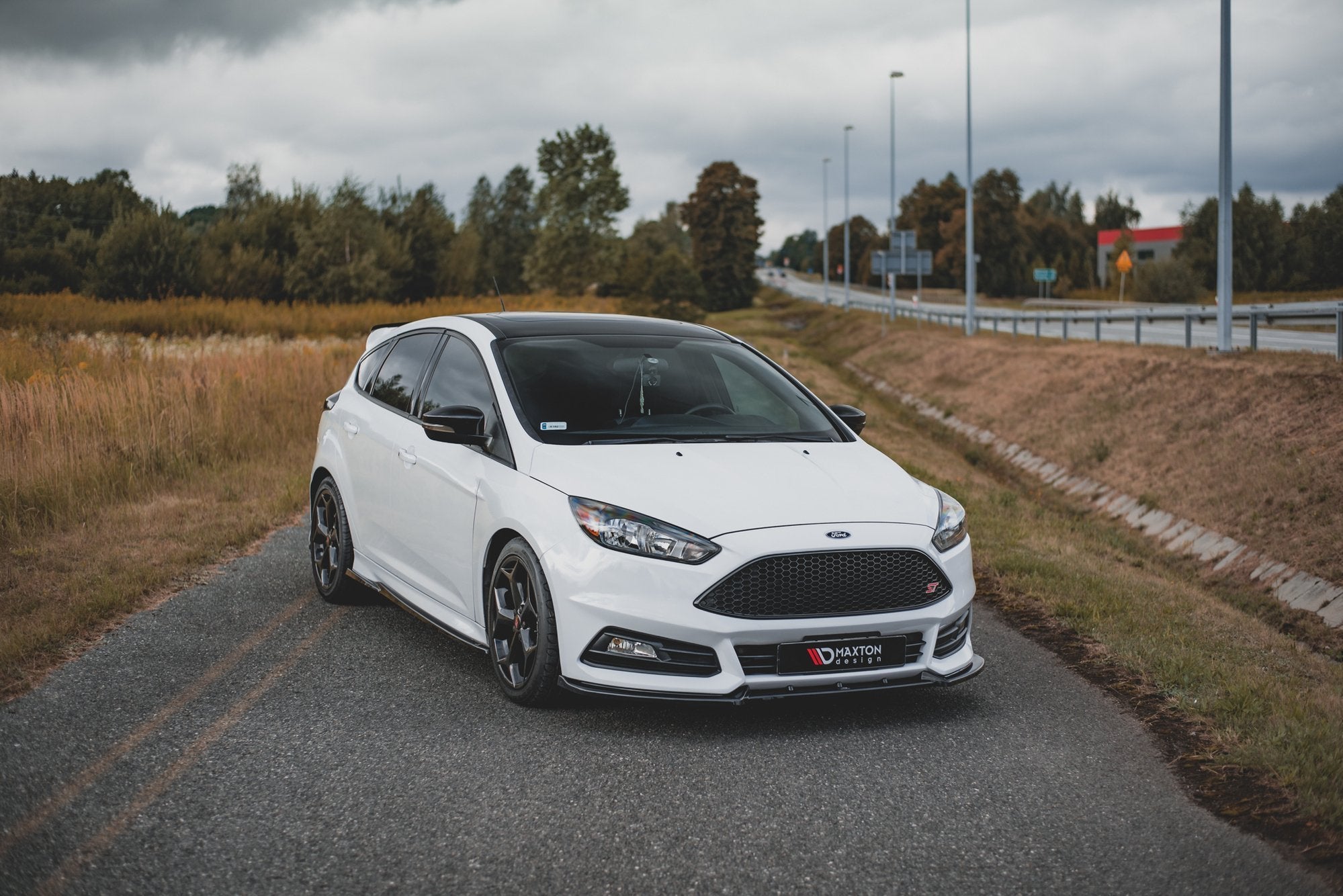 Front-Splitter-V.4-Ford-Focus-ST-MK3-Facelift---Gloss-Black