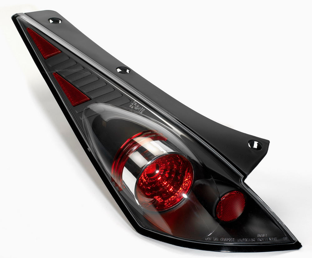 Nissan-350Z-JDM-Black-Taillights