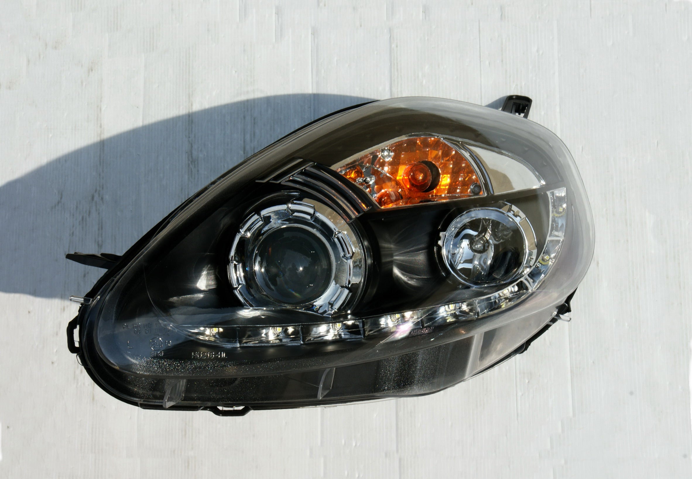 Fiat Grande Punto 05-07 R8 Style LED-koplampen Zwart V2