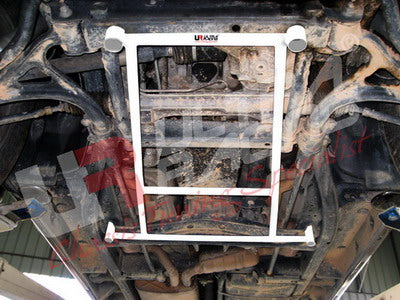 Mercedes-ML-320-97-05-UltraRacing-4-Point-Front-H-Brace