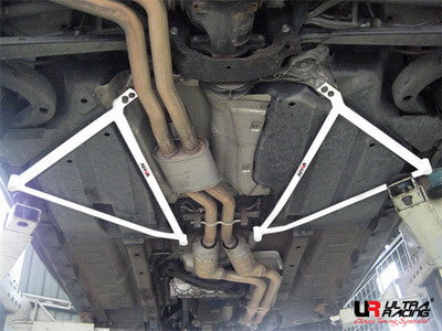 Image of BMW E83 X3 2.5 03+ UltraRacing 2x 3-Point Rear/Side Bars