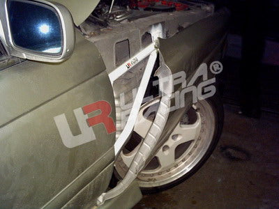Nissan-Cefiro-88-94-A31-UltraRacing-3-Point-Fender-Brackets