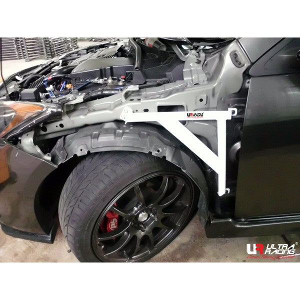 Mazda-3-BL-09+-UltraRacing-3-Point-Fender-Brackets