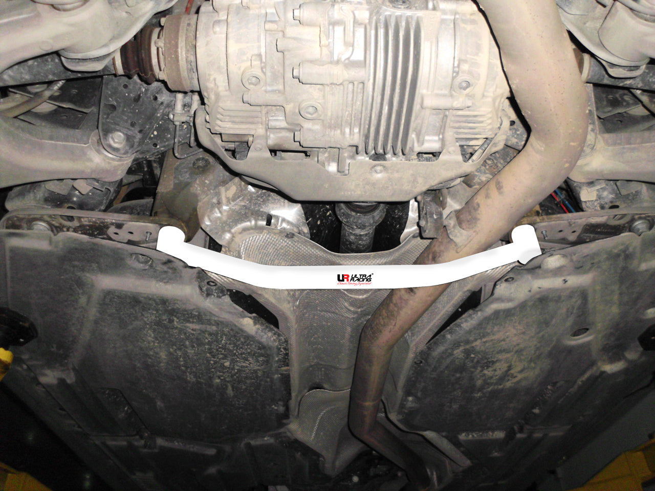 Image of BMW X6 E71 3.0T 08+ UltraRacing 2-Point Rear Lower Tiebar