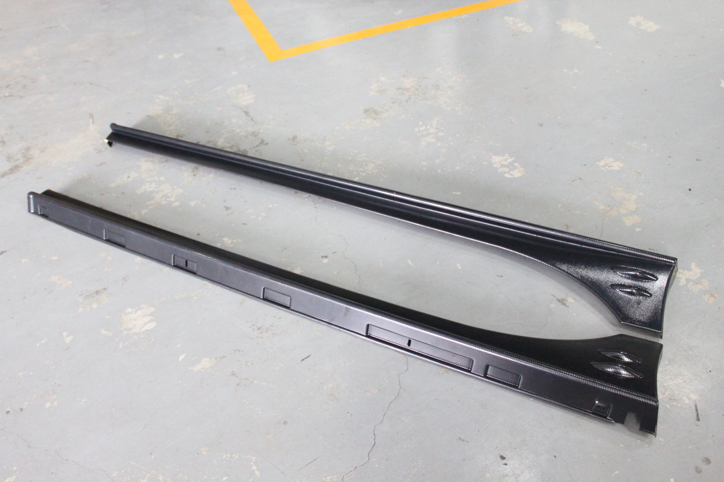 Toyota-GT86-/-Subaru-BRZ-ST-Style-Sideskirts-Carbonlook-SIX