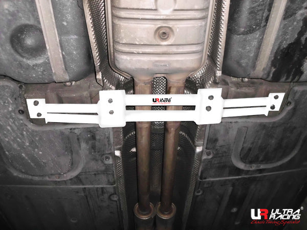 Image of BMW 7-Serie E65 735/740 UltraRacing 4P Midden Onderste Brace 2056