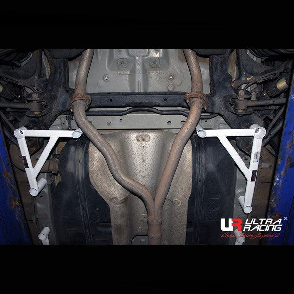 Kia-Sorento-09-13-UltraRacing-2x3-Point-Rear-Lower-Side-Bars