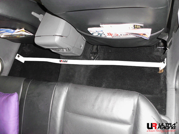 Image of Ford Focus MK2 1.8 UltraRacing 2-Point Roombar 2137