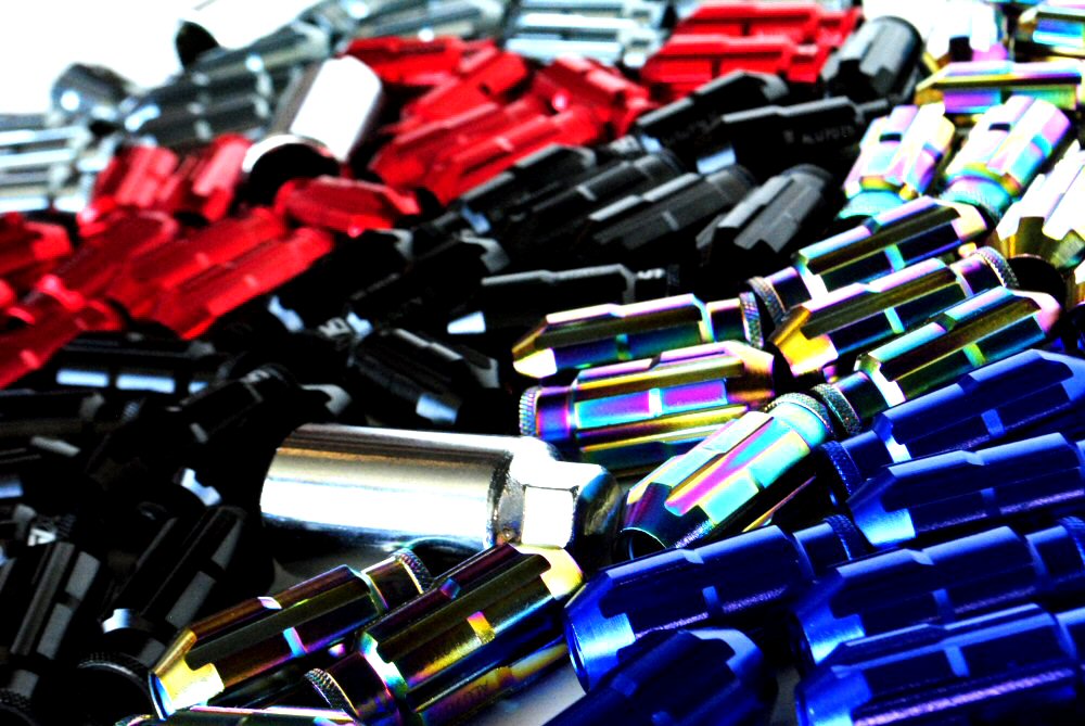 SIX-Lightweight-ALU7075-Lug-Nuts-12x1.25-NeoChrome-AntiTheft