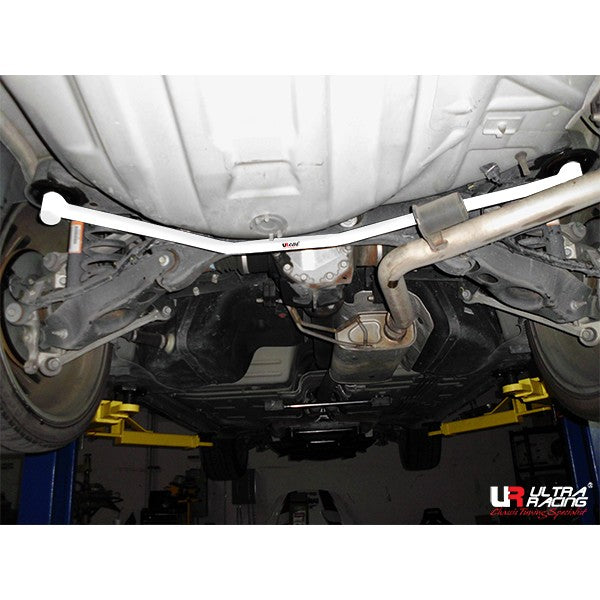 Image of Chrysler 300C V6/V8 05-15 UltraRacing 2P Rear Lower Brace