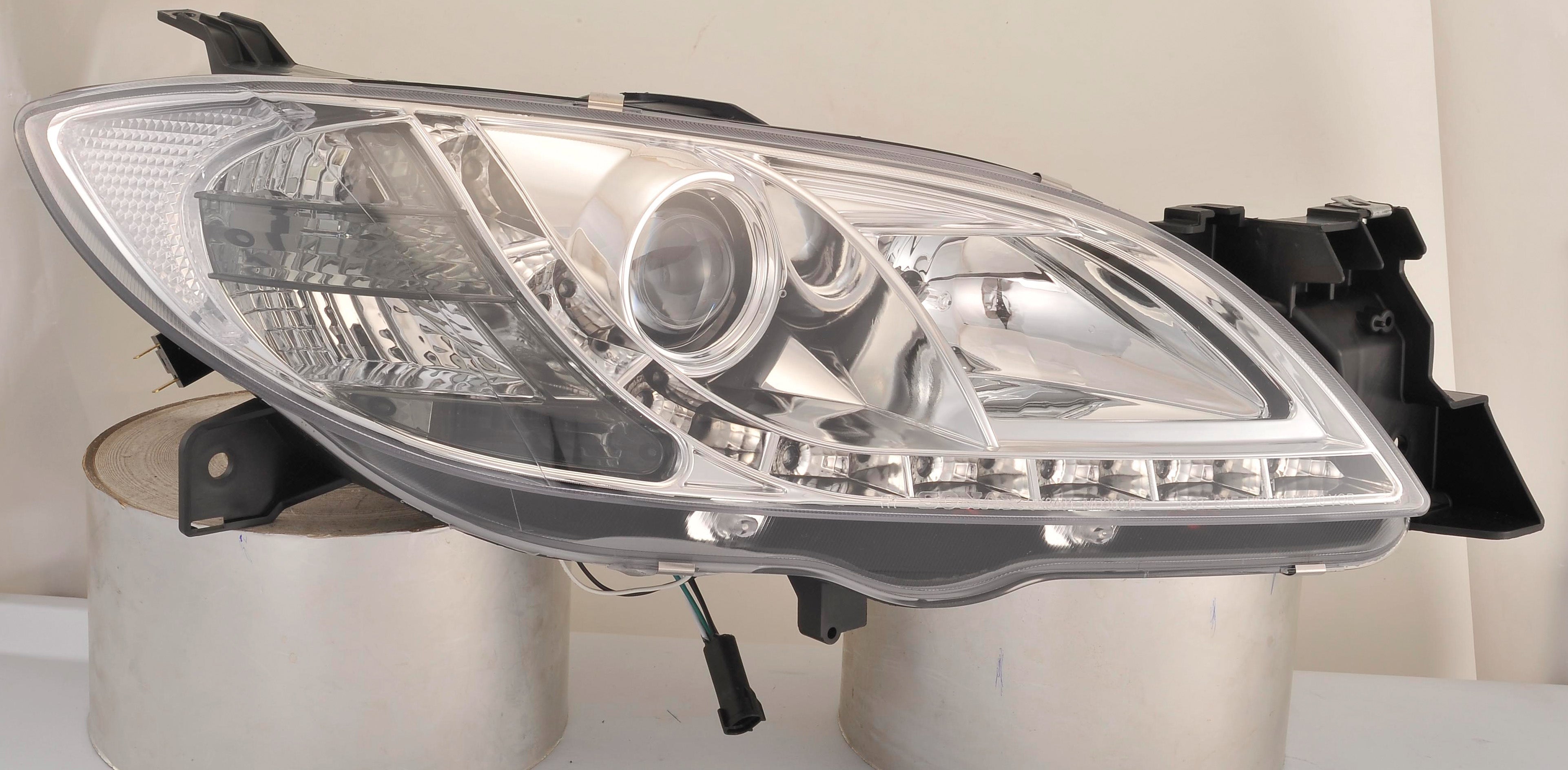Mazda-3-4D-03-08-Headlights-Set-DRL-Clear
