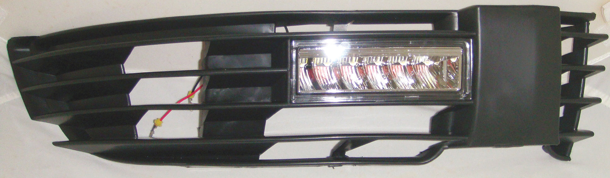 VW-Passat-3BG-00-05-DRL-Bumper-Grill-Set-(no-foglight-holes)