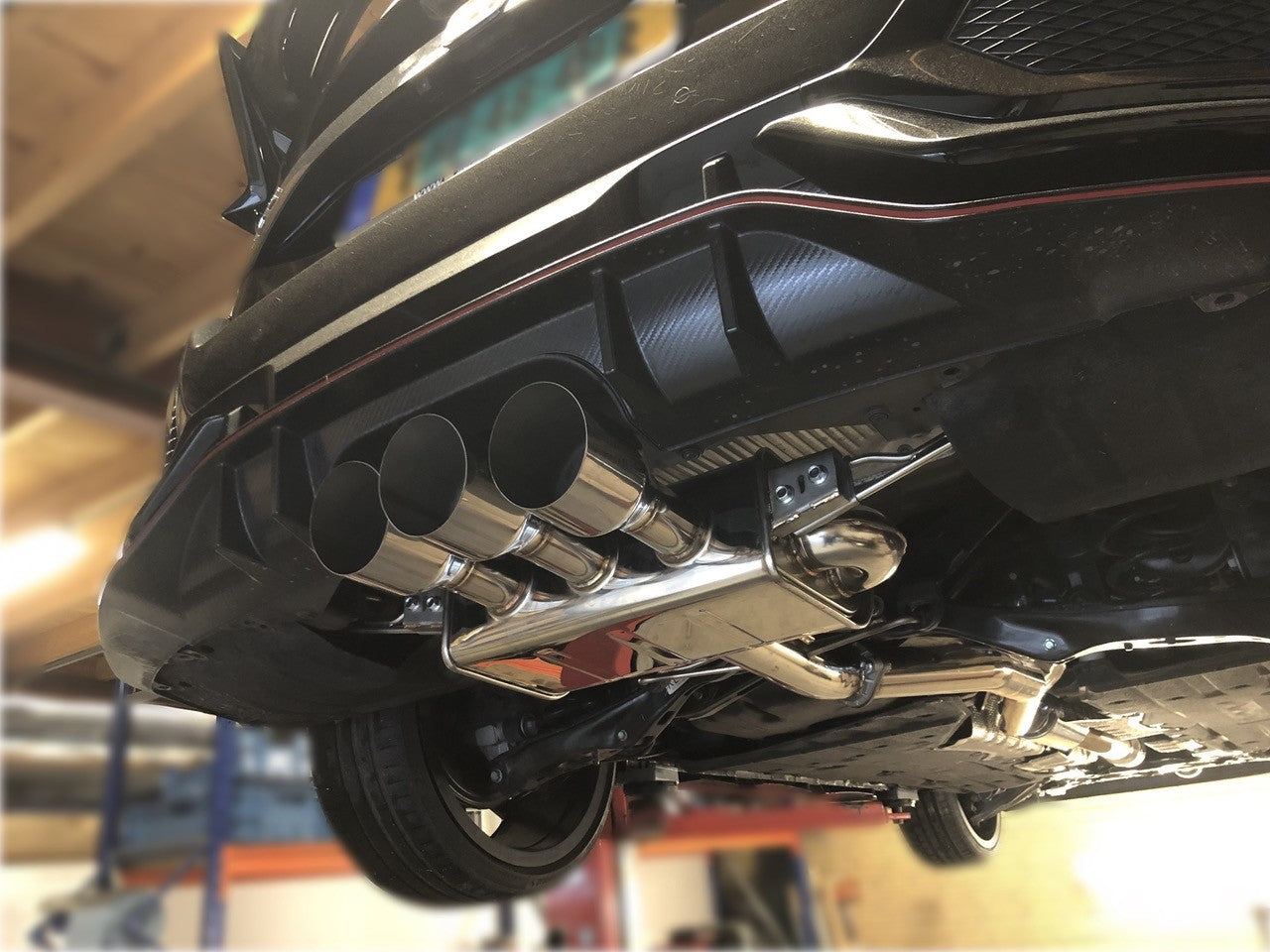 Honda-Civic-Type-R-FK8-17+-Q300-Catback-Exhaust-Invidia-+TUV