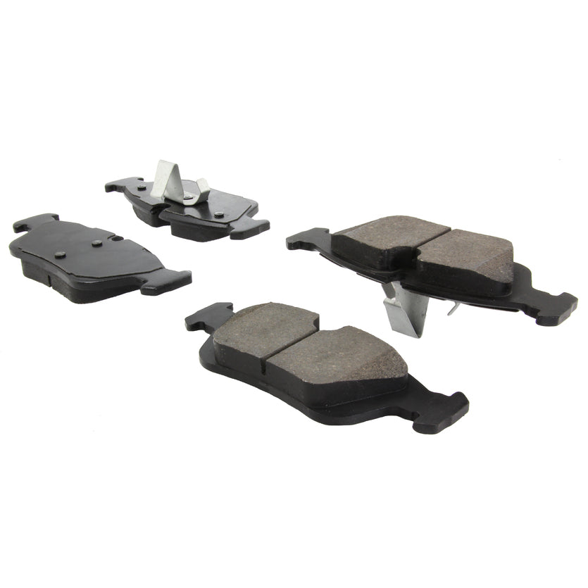 Image of 30905580 Stoptech sportremblokken met vulplaten en bevestigingsmateriaal