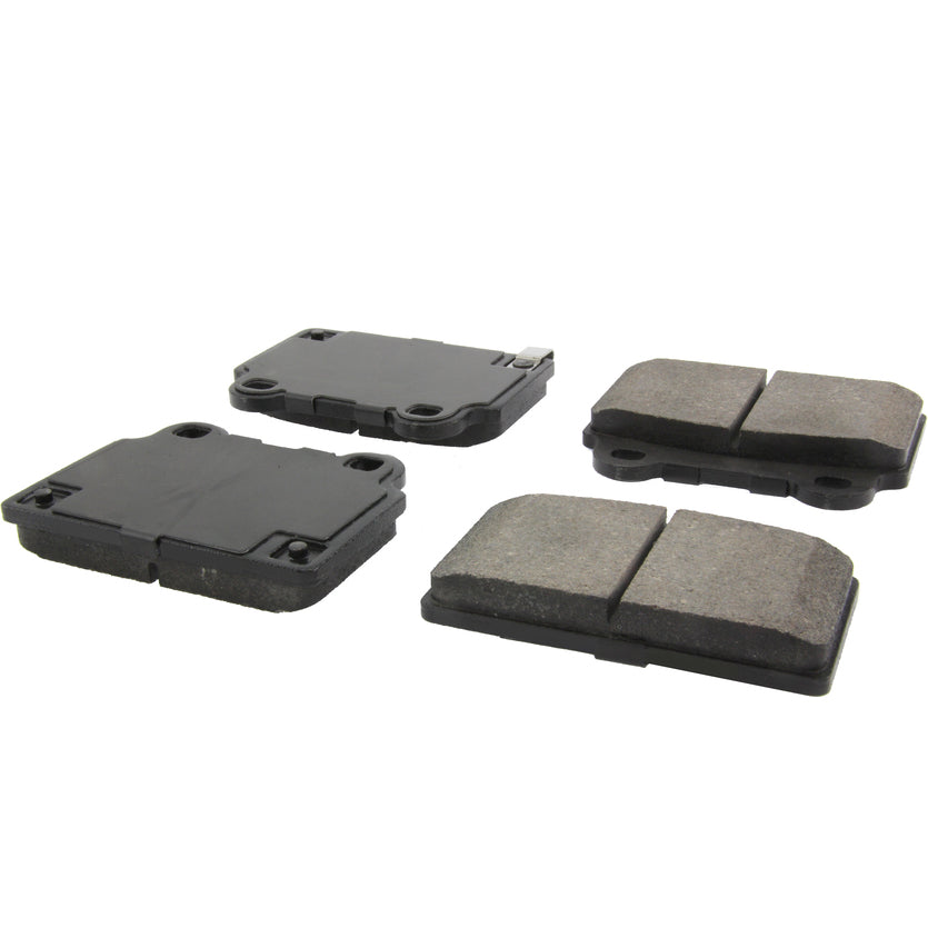 Image of 30913680 Stoptech sportremblokken met vulplaten en bevestigingsmateriaal