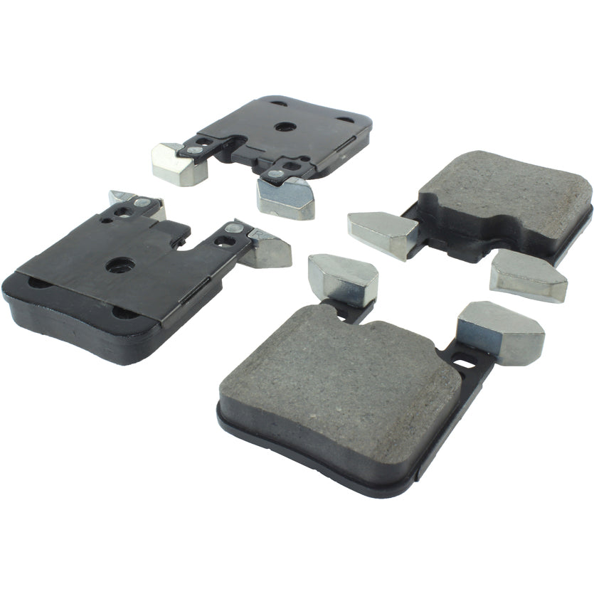 Image of 30916560 Stoptech sportremblokken met vulplaten en bevestigingsmateriaal