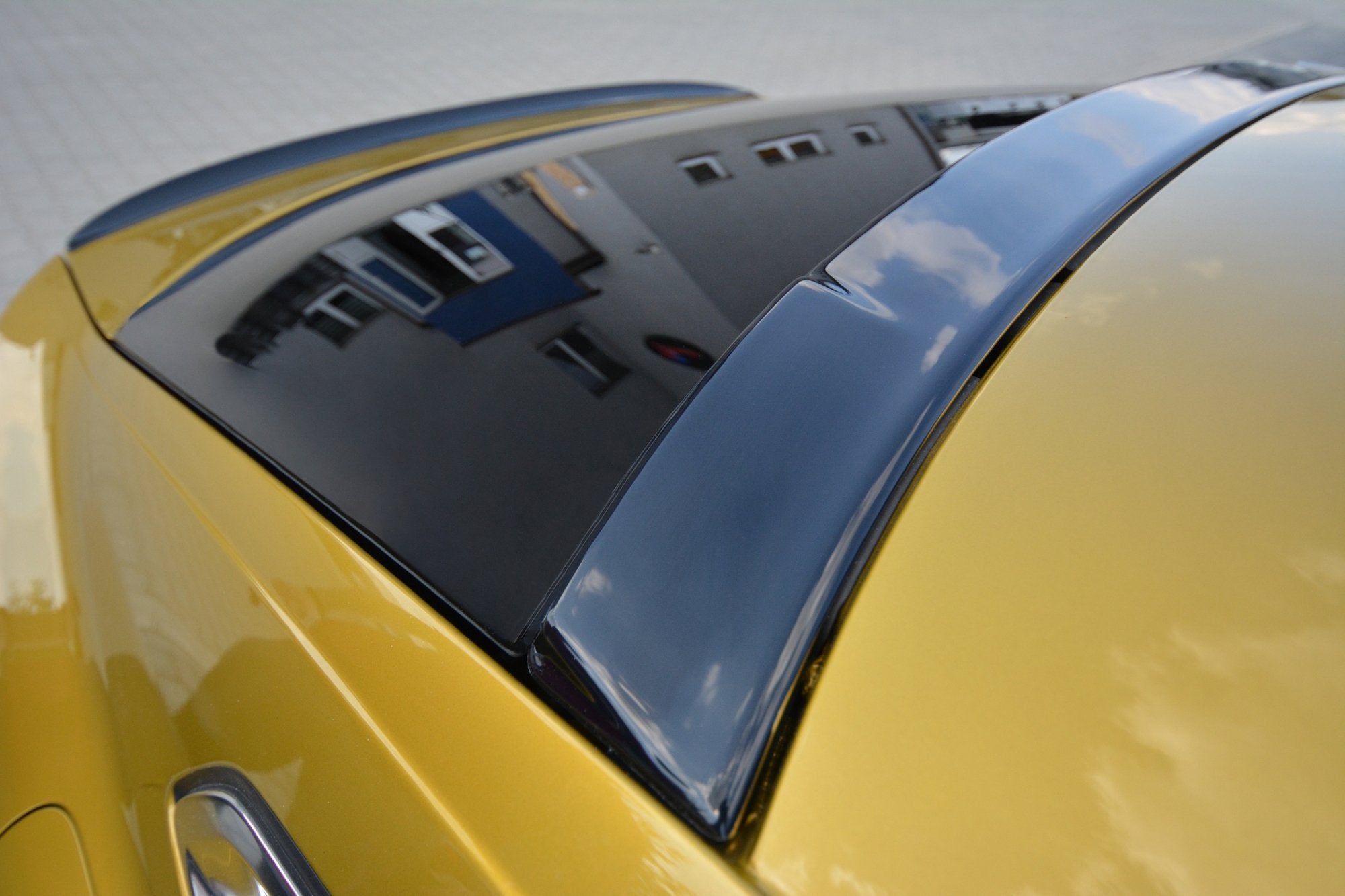 Image of The Extension Of The Rear Window VW Arteon - Gloss Black