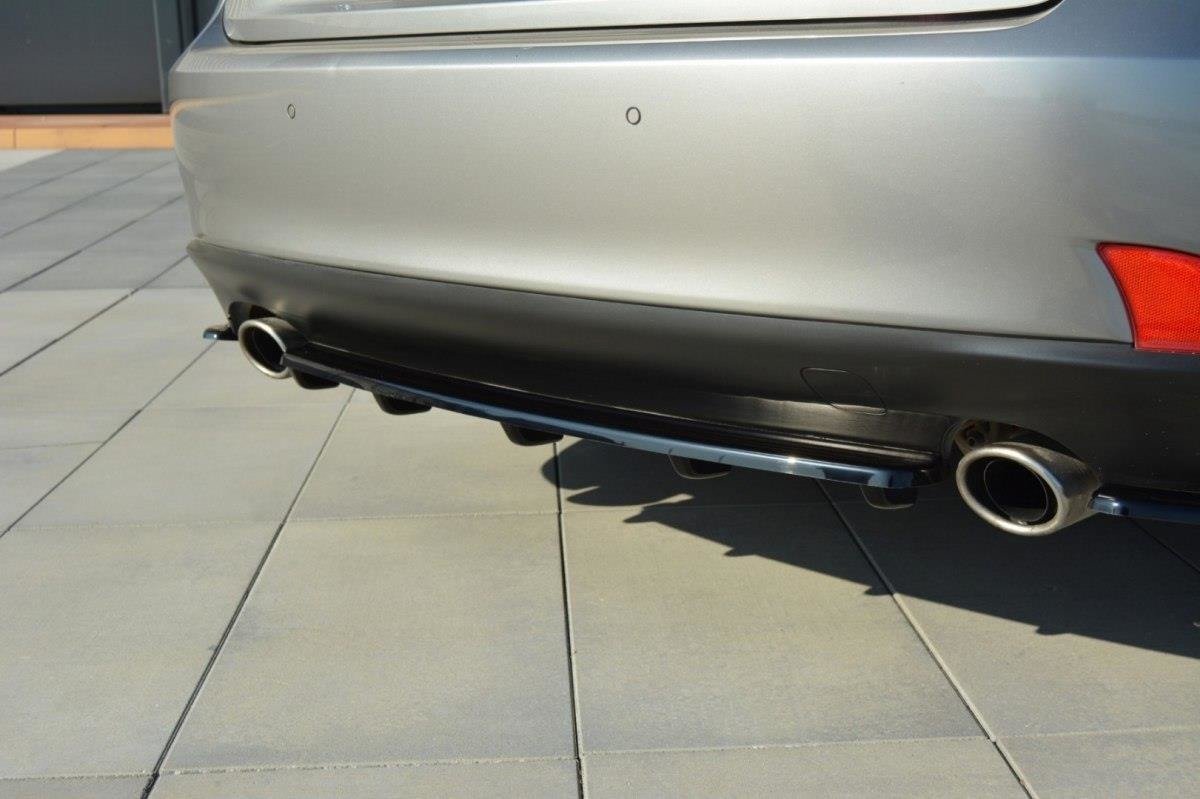 Image of Central Rear Splitter Lexus Is MK3 T (With Vertical Bars)-GB