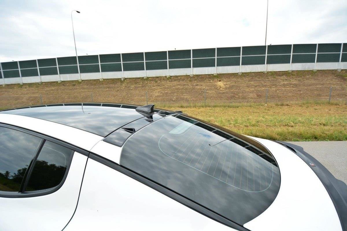 Image of The Extension Of The Rear Window Kia Stinger GT - Textured