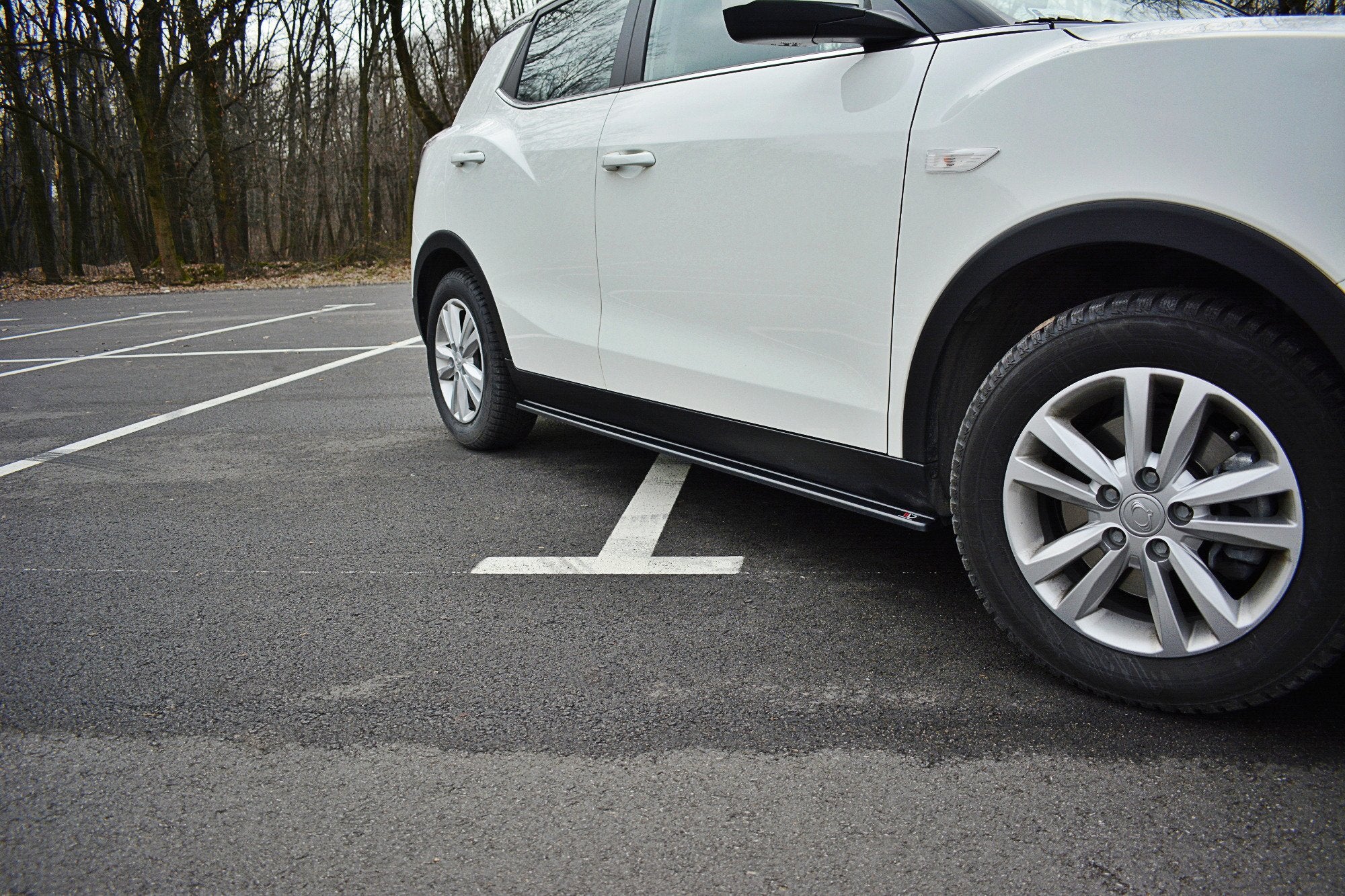 Image of Side Skirts Diffusers Ssangyong Tivoli - Gloss Black