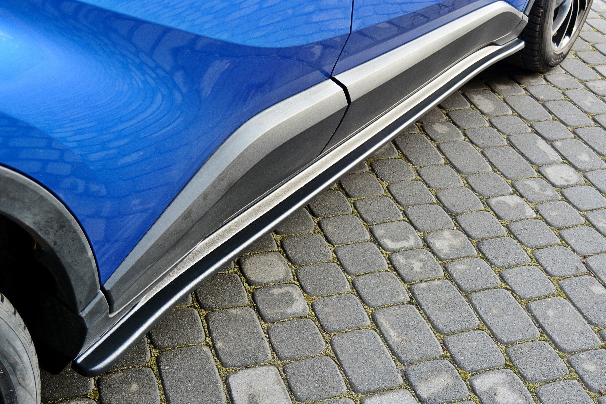Image of Side Skirts Diffusers Toyota C-Hr - Gloss Black