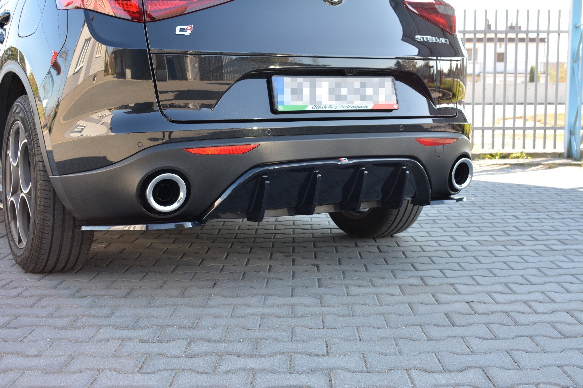 Rear-Valance-Alfa-Romeo-Stelvio---Gloss-Black