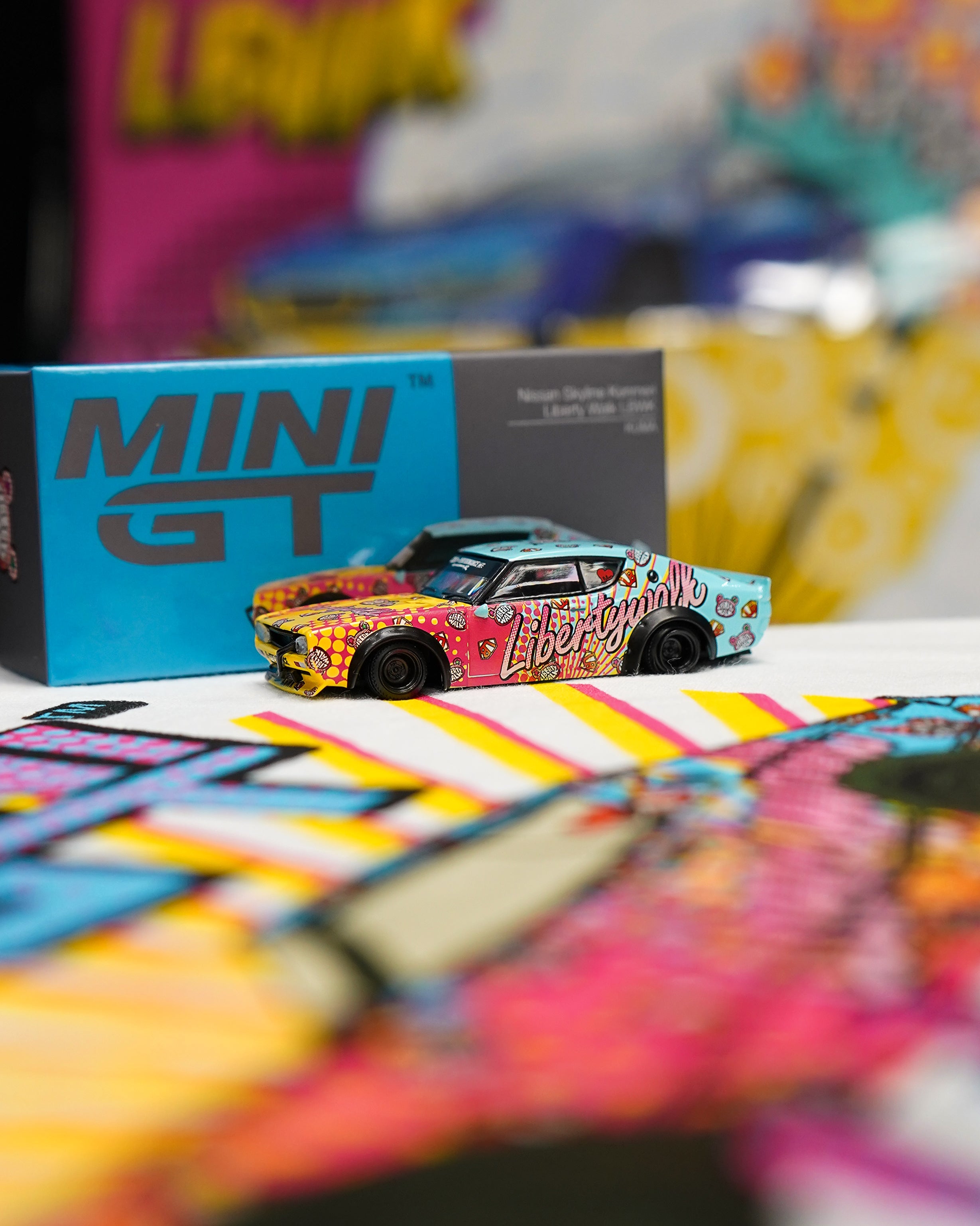 Mini GT - 1/64 LB?Works Nissan Skyline Kenmeri Liberty Walk (LBWK KUMA)