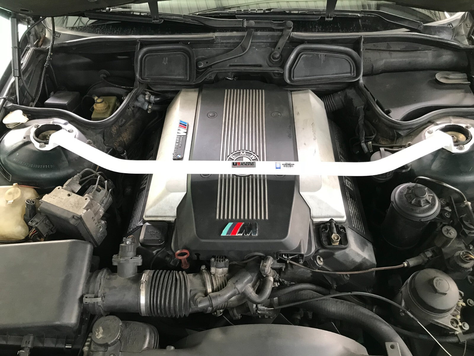 BMW 7-Series E38 730/740 UltraRacing Front Upper Strutbar