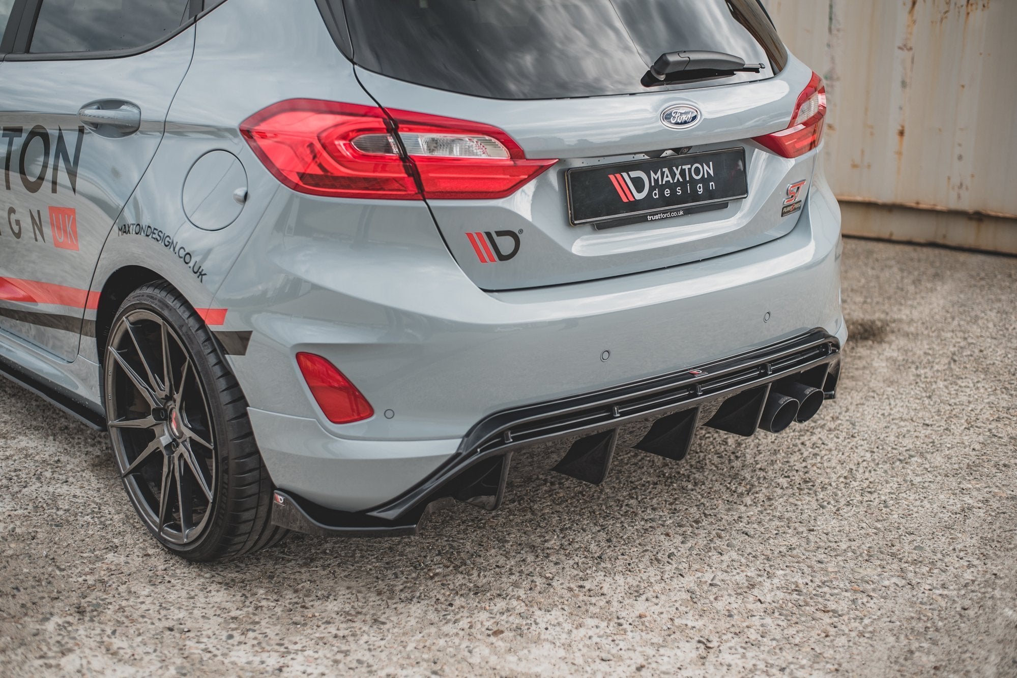Rear-Side-Splitters-V.2-Ford-Fiesta-MK8-St---Gloss-Black