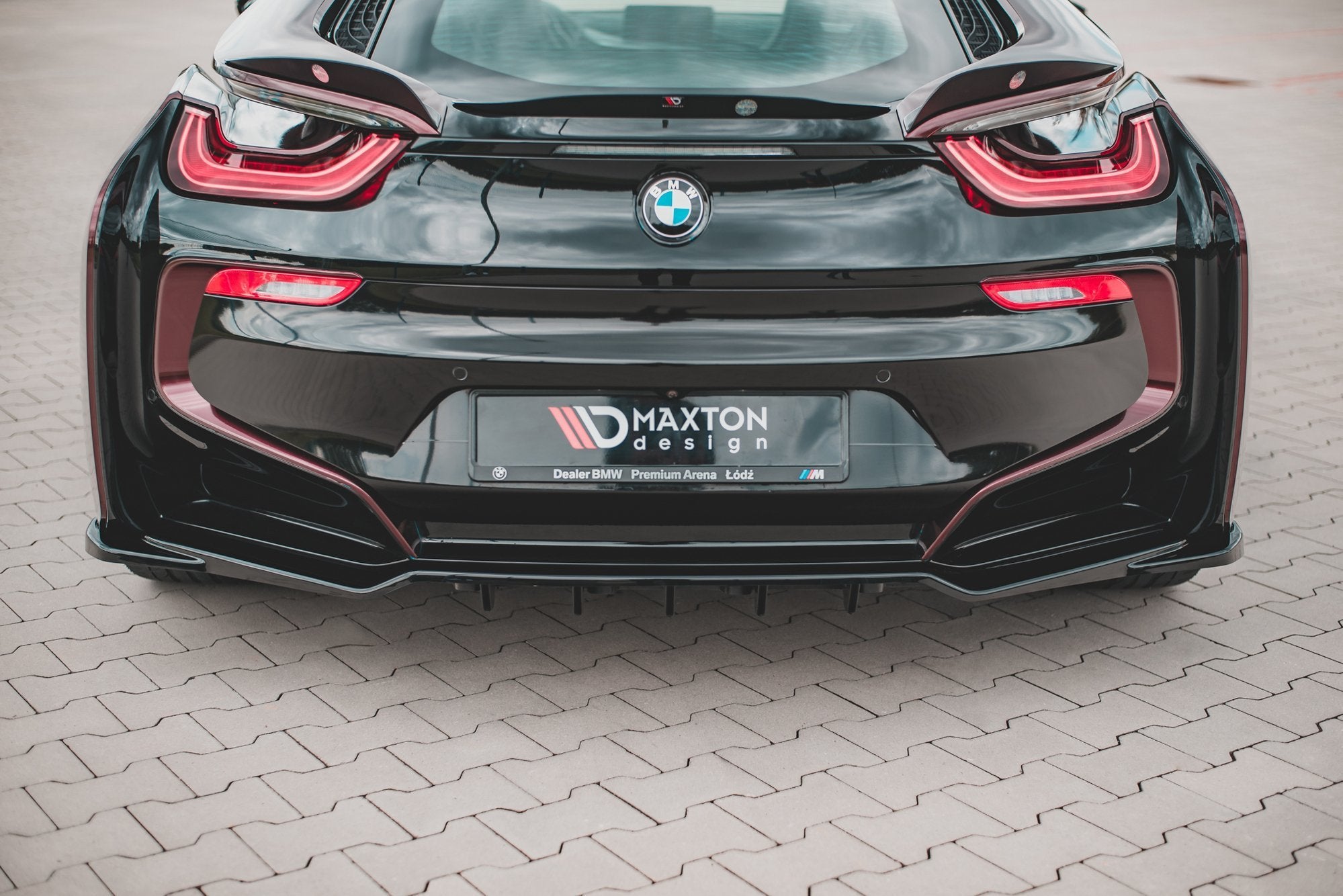 Central-Rear-Splitter-(With-Vertical-Bars)-BMW-I8-GB