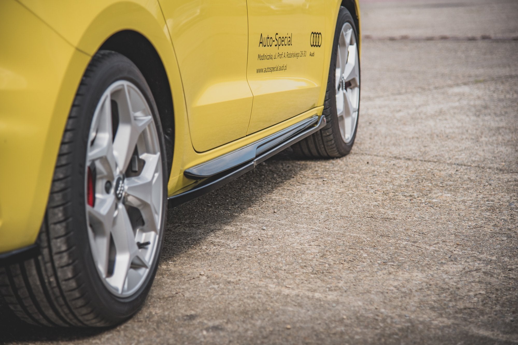 Side-Skirts-Diffusers-Audi-A1-S-Line-GB---Gloss-Black