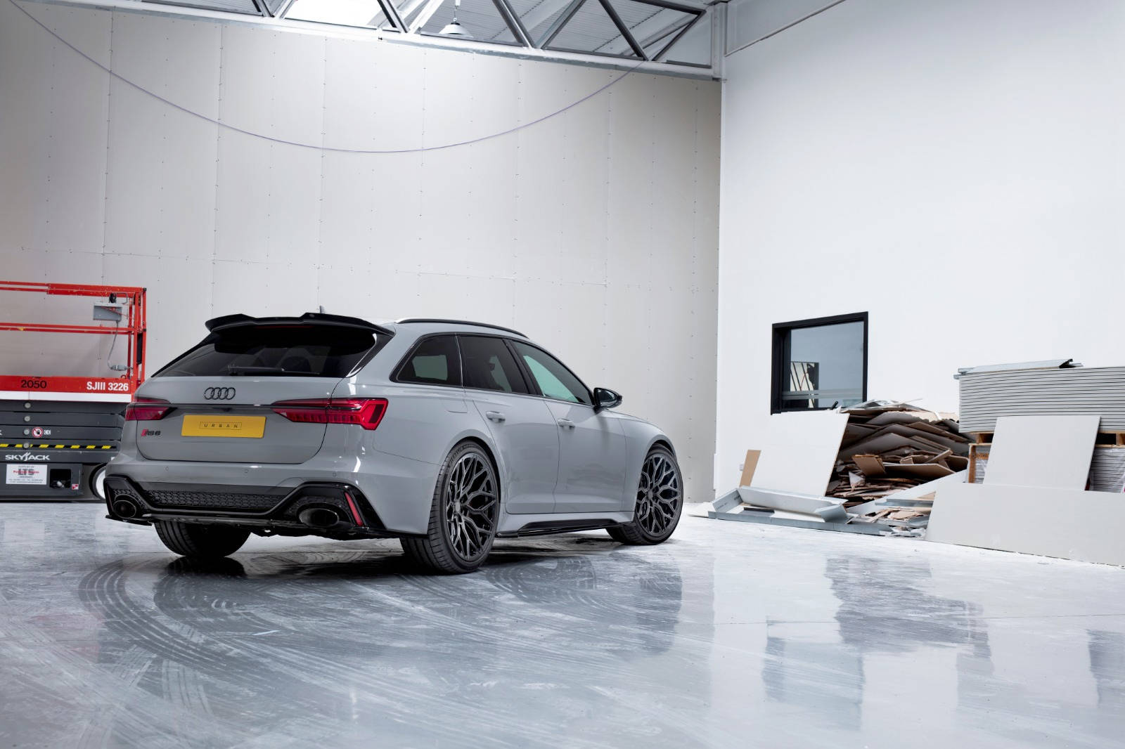 Spoiler-Cap-V.2-Audi-RS6-C8---Gloss-Black