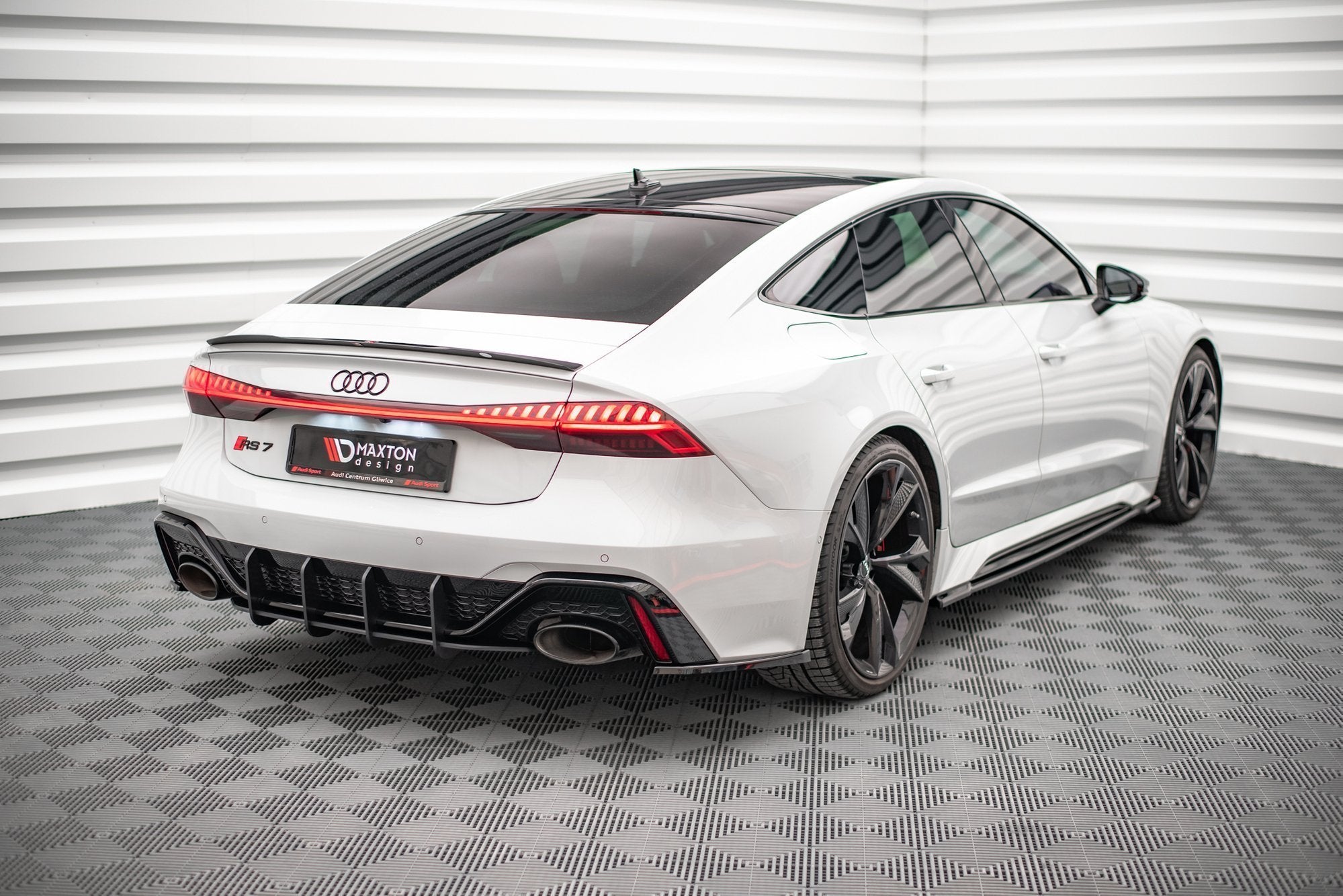 Rear-Side-Splitters-V.1-Audi-RS6-C8-/-RS7-C8---Gloss-Black