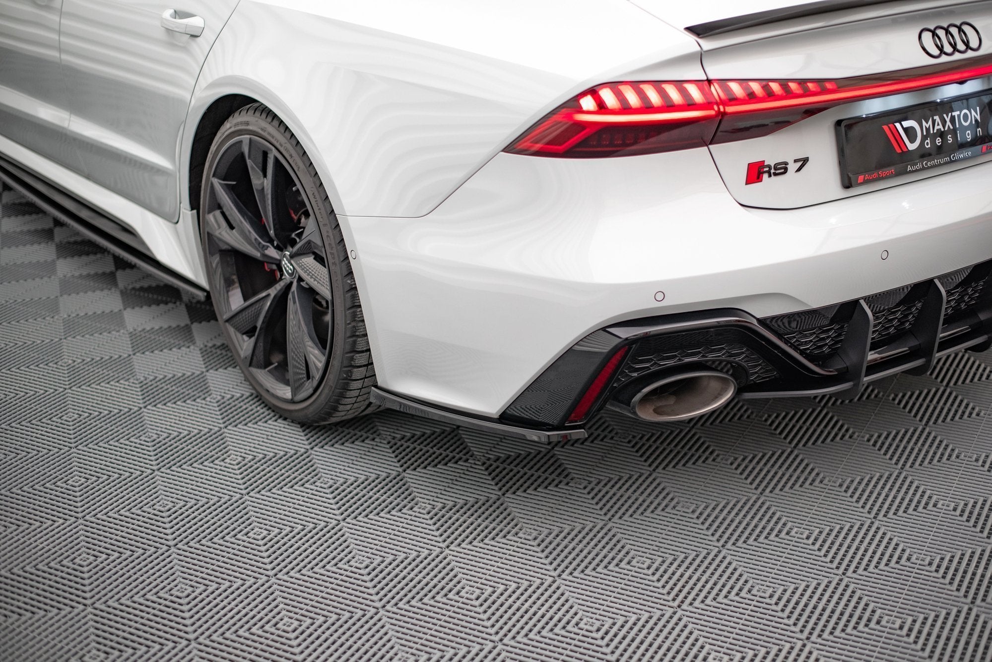 Rear-Side-Splitters-V.1-Audi-RS6-C8-/-RS7-C8---Gloss-Black