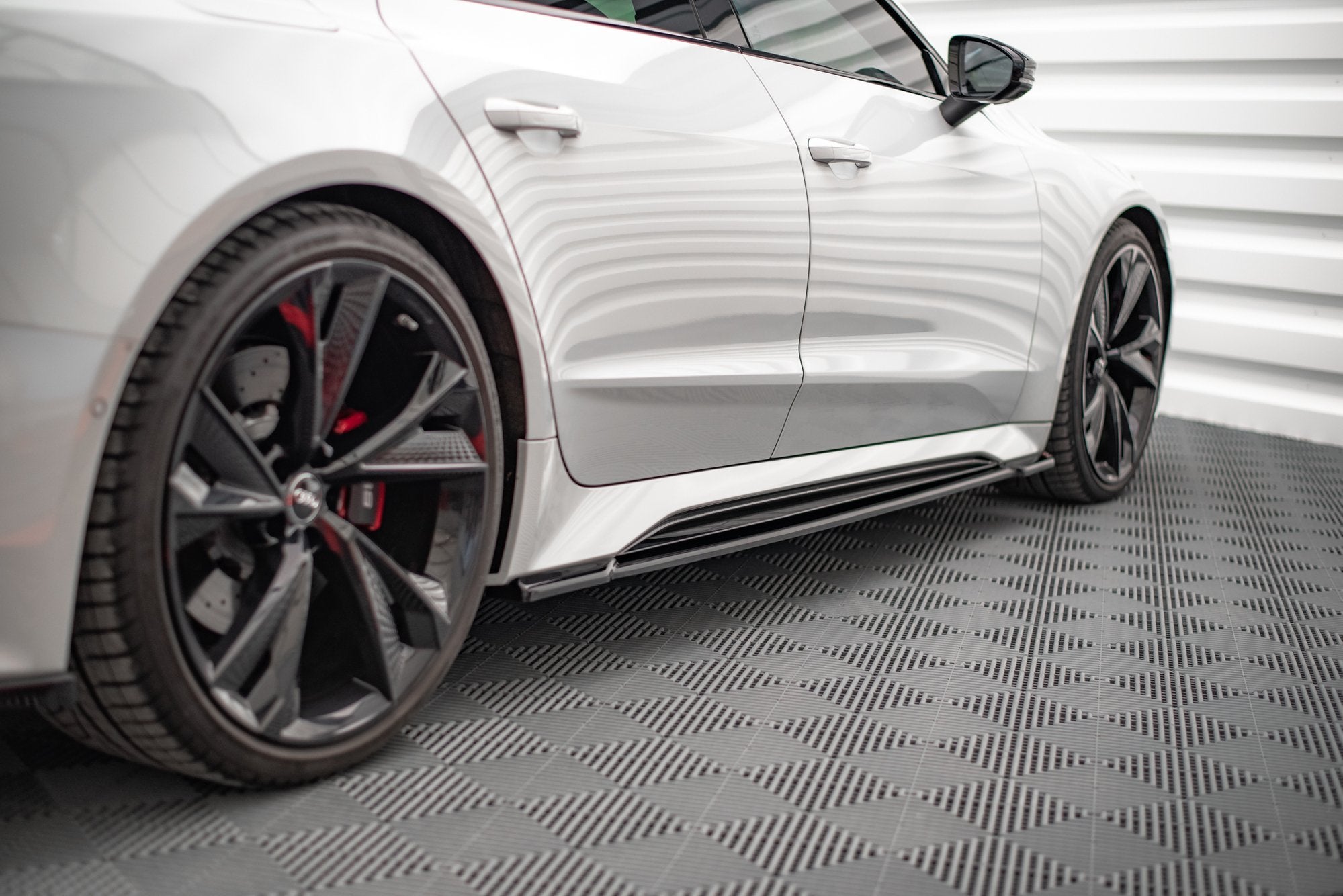 Side-Skirts-Diffusers-V.1-Audi-RS6-C8-/-RS7-C8---Gloss-Black