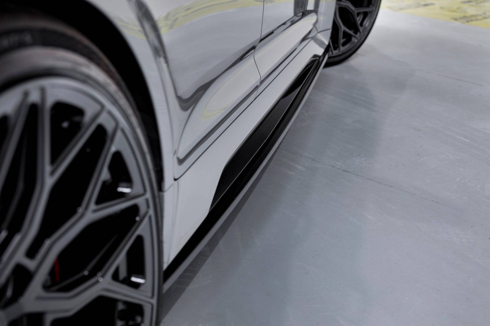 Side-Skirts-Diffusers-V.2-Audi-RS6-C8-/-RS7-C8---Textured