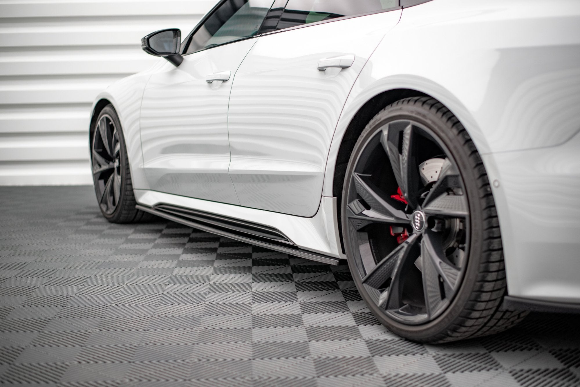 Side-Skirts-Diffusers-V.2-Audi-RS6-C8-/-RS7-C8---Gloss-Black