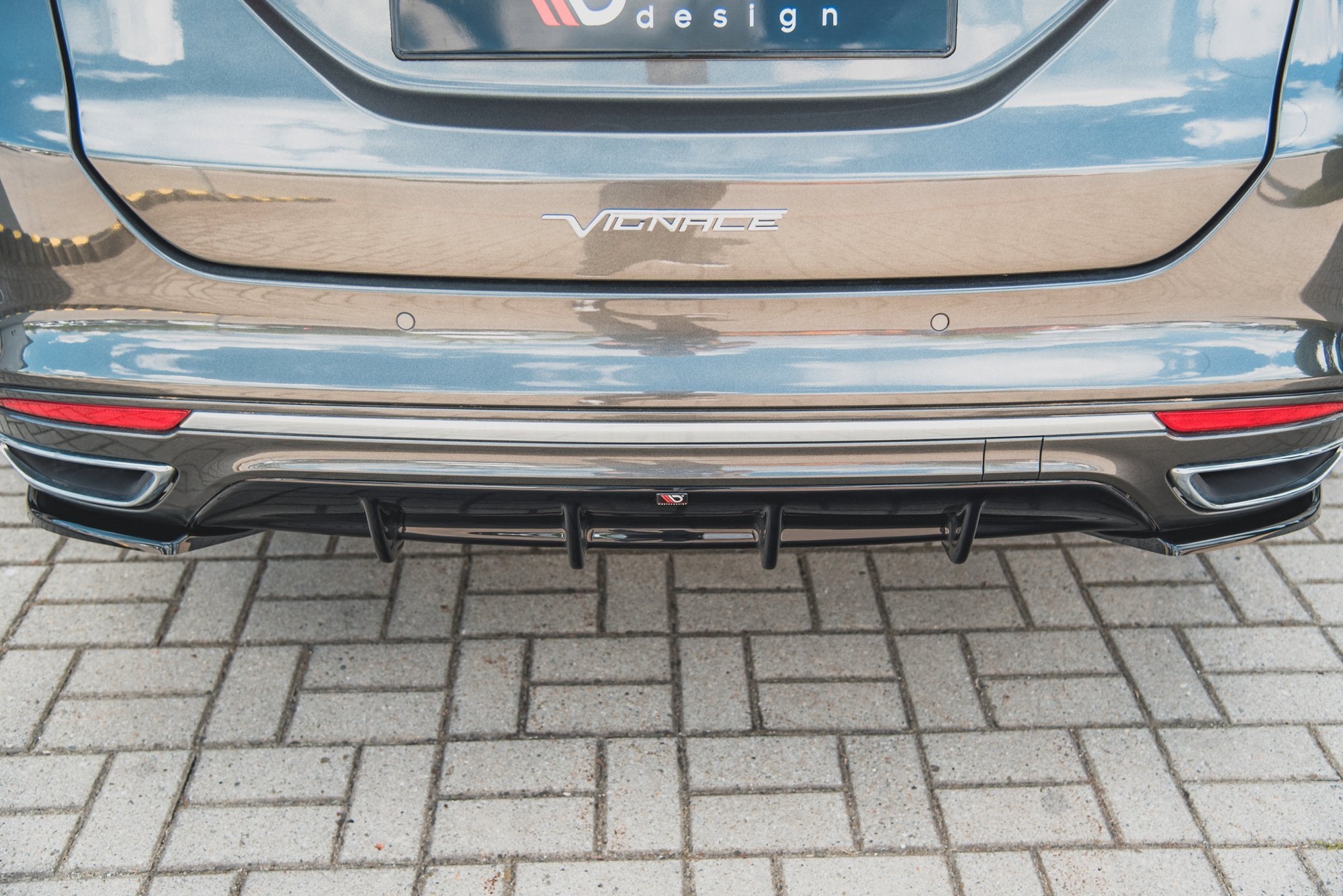 Rear-Valance-Ford-Mondeo-Vignale-MK5-Facelift---Gloss-Black