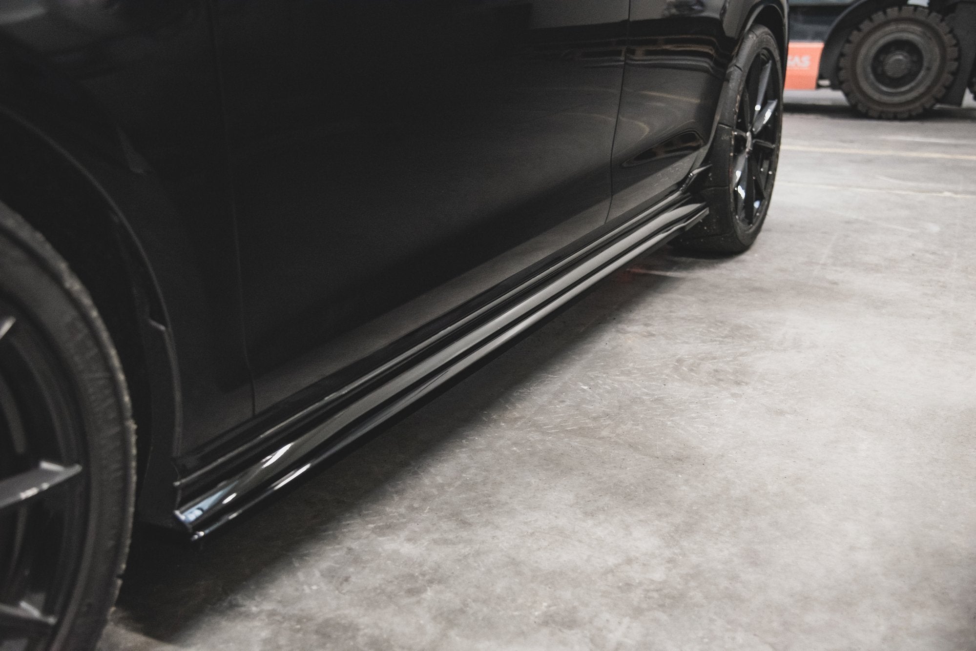 Side-Skirts-Diffusers-VW-Golf-7-GTi-Tcr---Gloss-Black