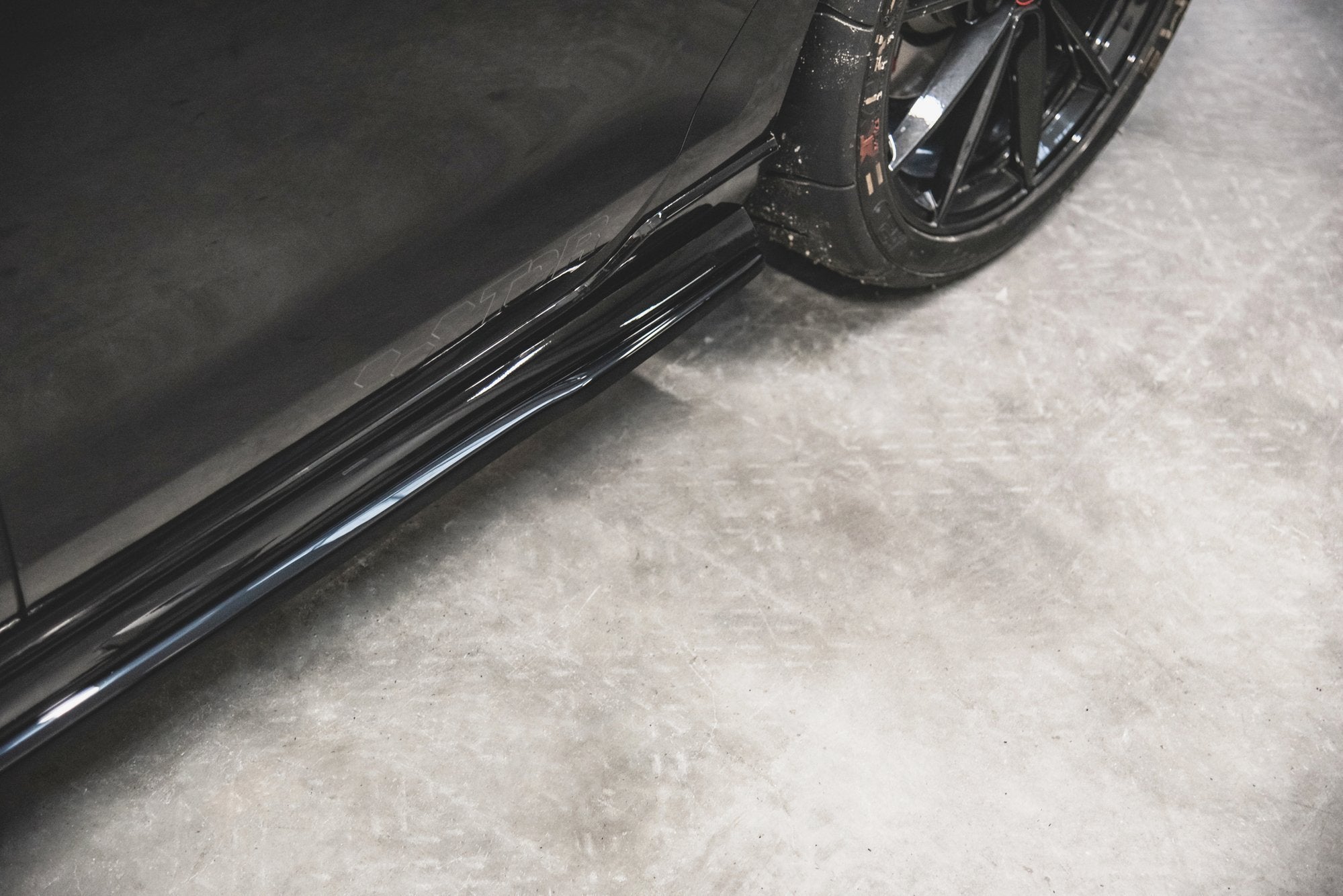 Side-Skirts-Diffusers-VW-Golf-7-GTi-Tcr---Gloss-Black