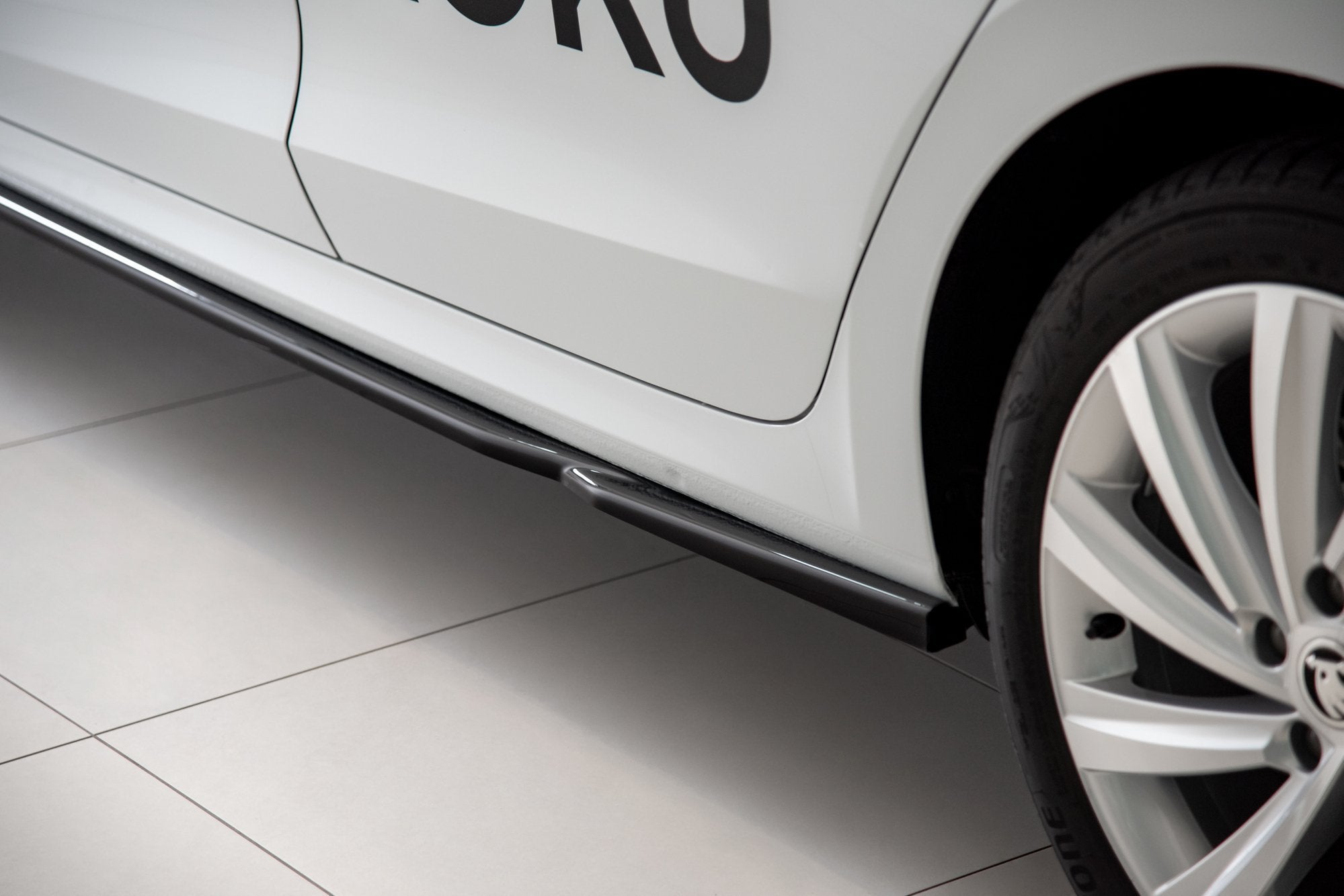 Side-Skirts-Diffusers-V.2-Skoda-Octavia-MK4---Gloss-Black