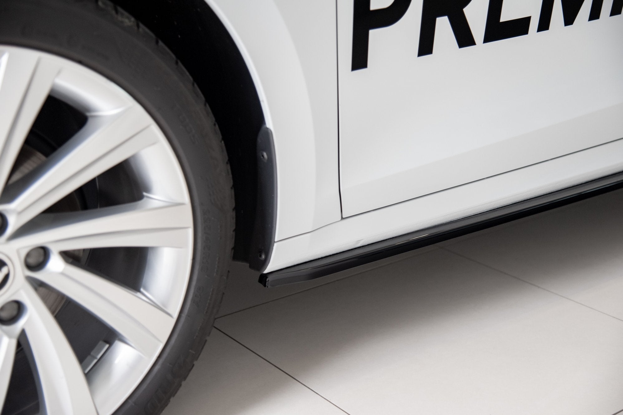 Side-Skirts-Diffusers-V.2-Skoda-Octavia-MK4---Gloss-Black