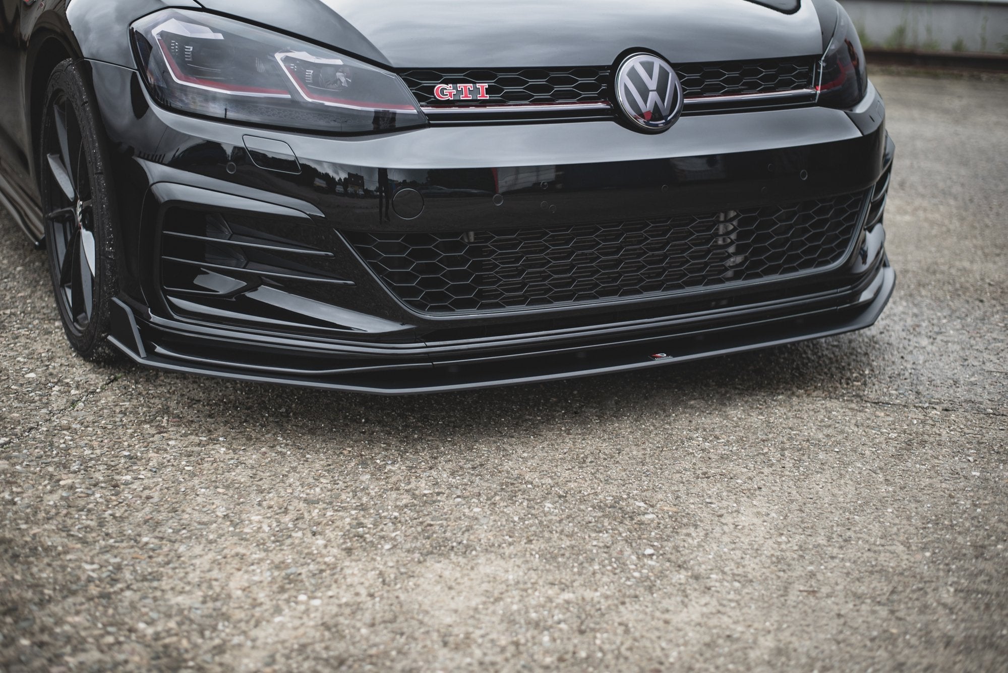 Racing-Durability-Front-Splitter-VW-Golf-7-GTi-Tcr---Black