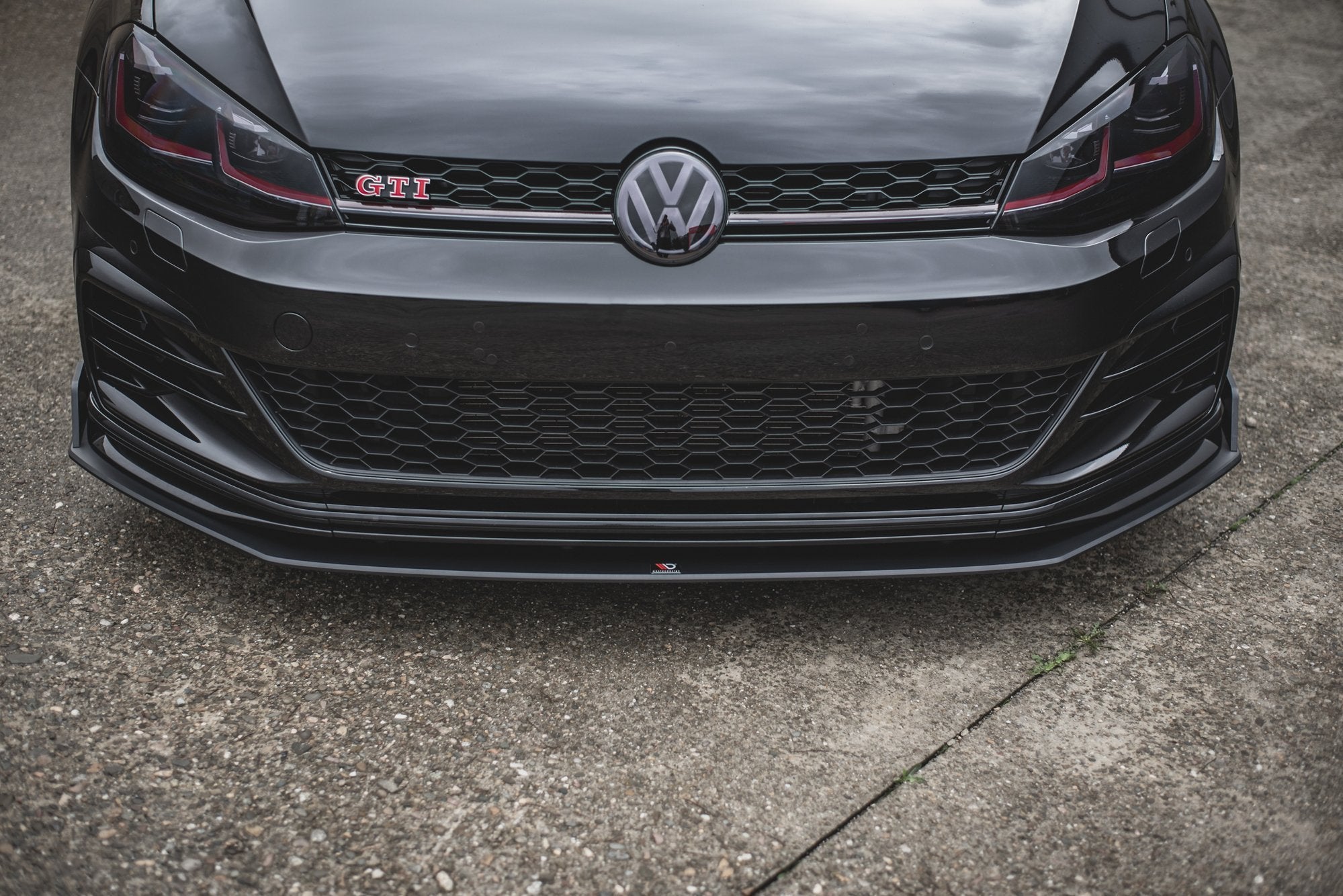 Racing-Durability-Front-Splitter-VW-Golf-7-GTi-Tcr-Red-Line