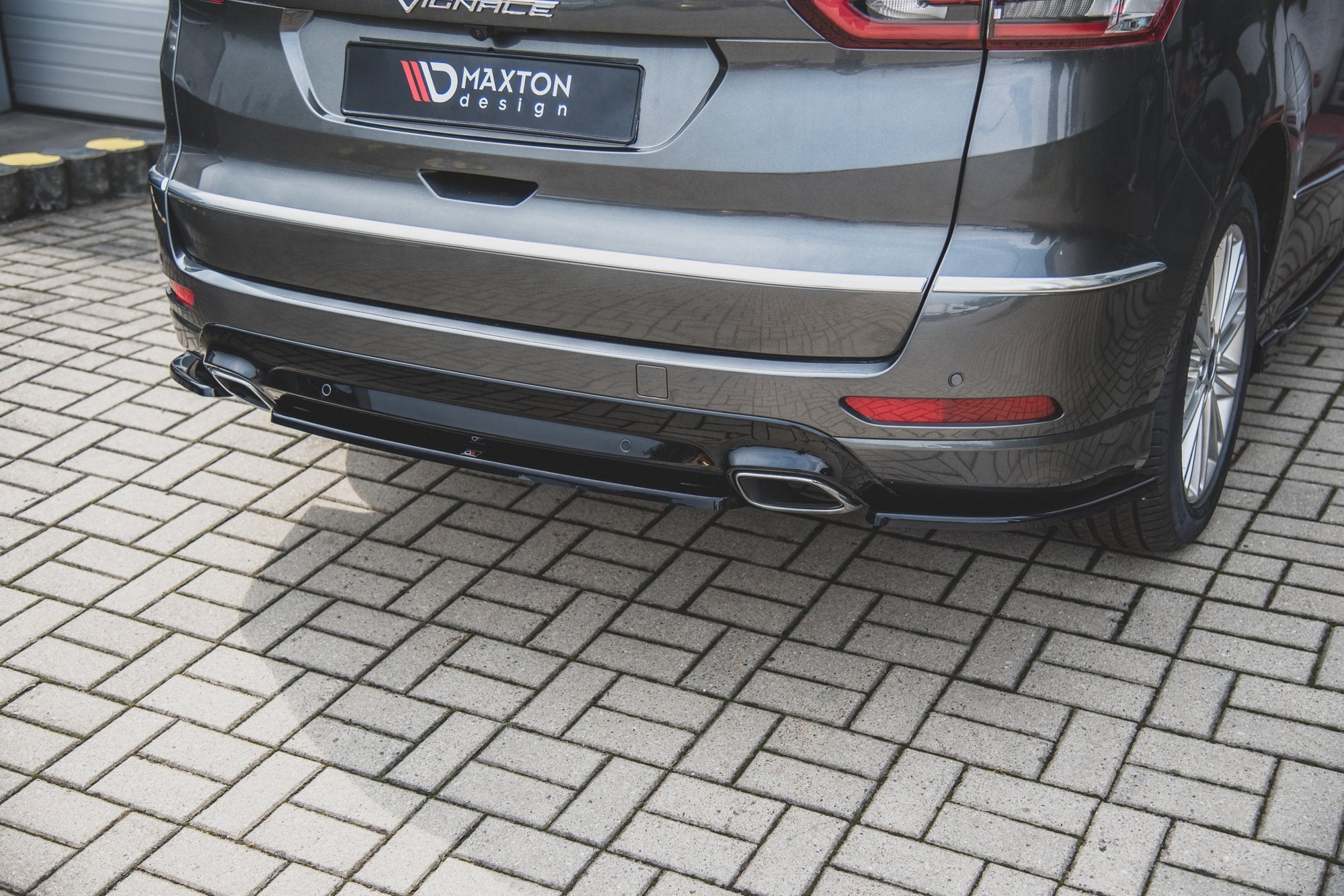 Central-Rear-Splitter-Ford-S-Max-Vignale-MK2-Facelift-GB