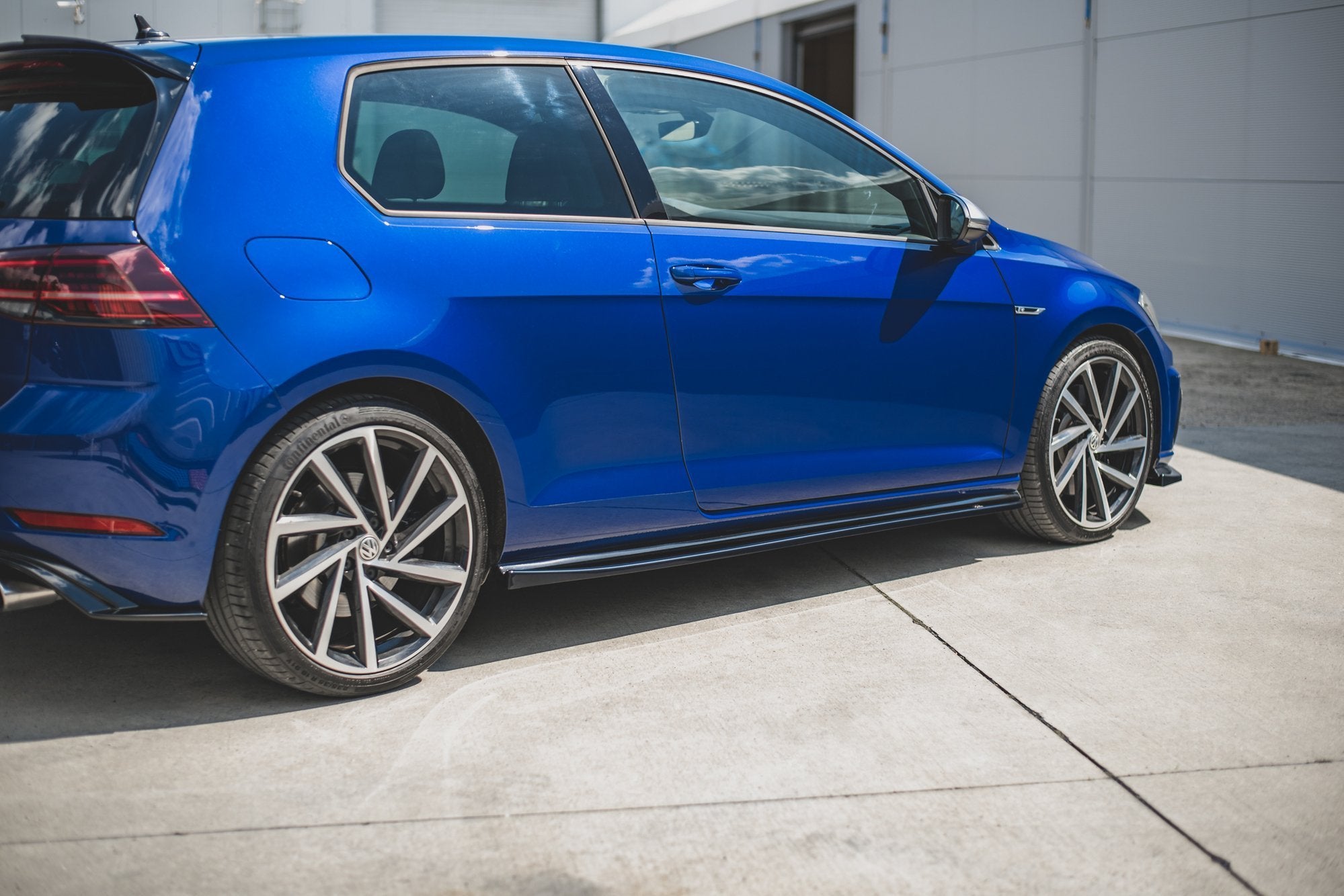 Side-Skirts-Diffusers-V.4-VW-Golf-7-R-/-R-Line-Facelift-GB