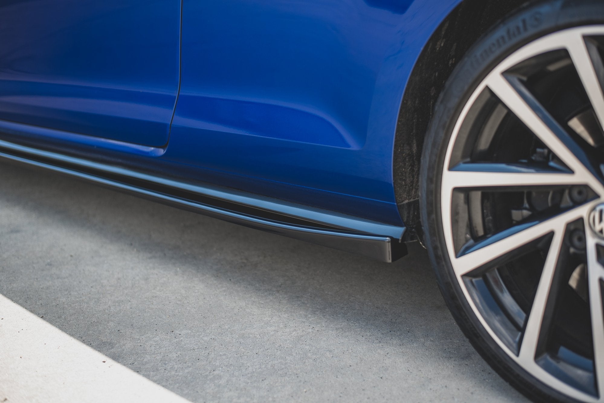 Side-Skirts-Diffusers-V.4-VW-Golf-7-R-/-R-Line-Facelift-GB