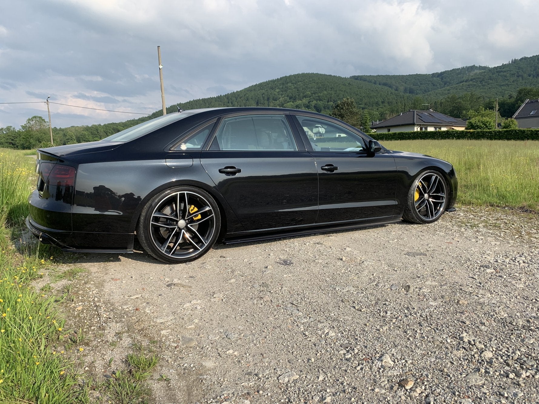 Side-Skirts-Diffusers-Audi-A8-Long-D4---Gloss-Black