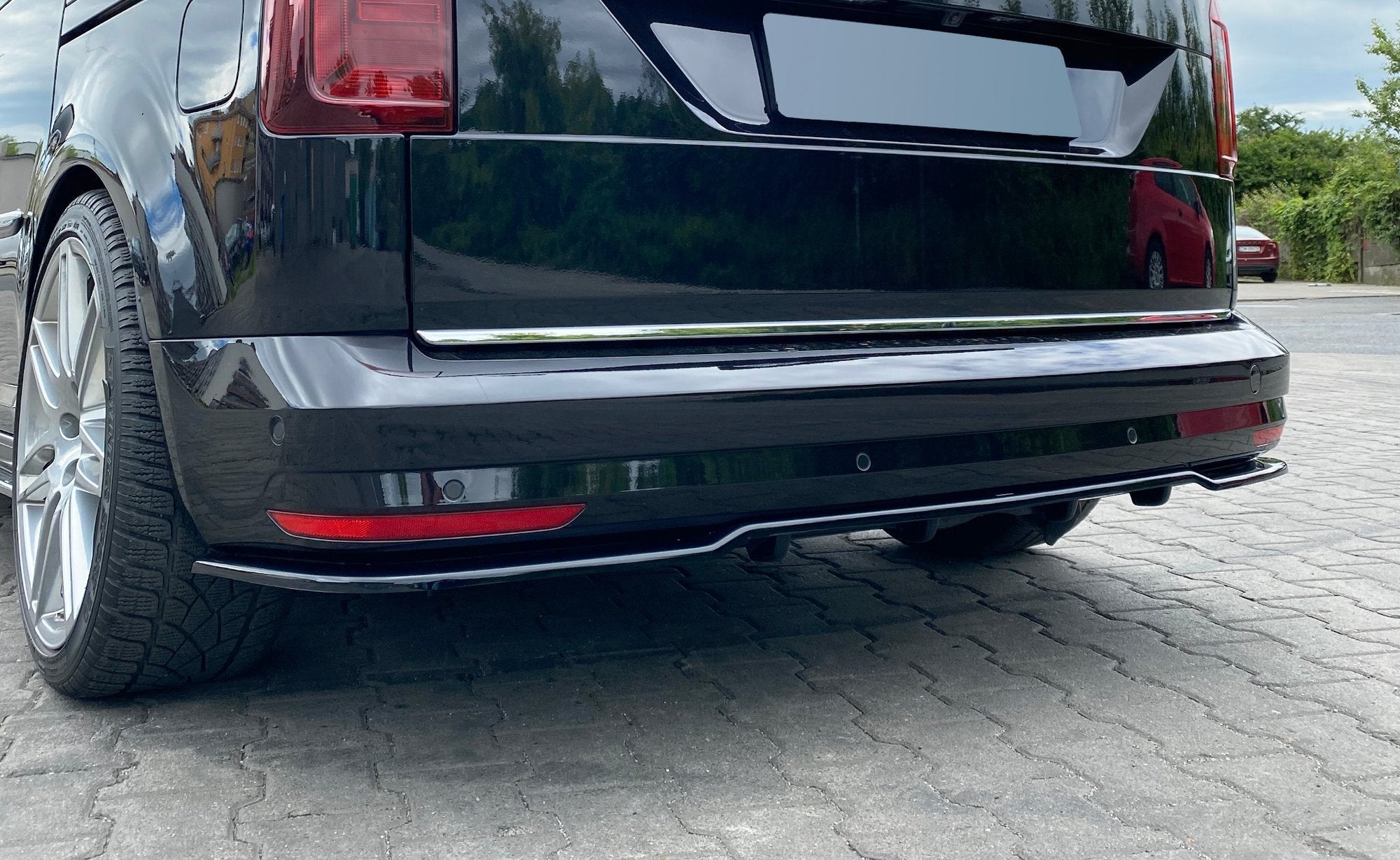 Central-Rear-Splitter-Volkswagen-Caddy-MK.-4-GB